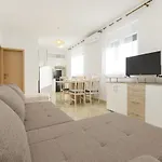 Apartament New *